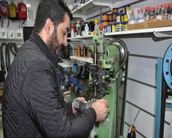 Ayakkabı fiyatlarındaki artış halkı tamircilere yönlendirdi